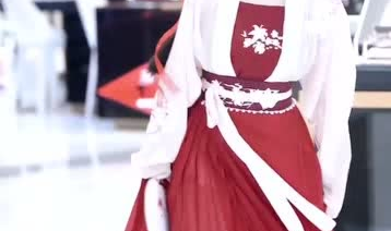 汉服小姐姐撩小姐姐,一场穿越时空的美丽邂逅